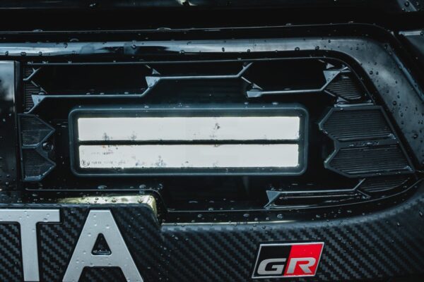 Lumen Toyota Hilux GR 2023+ grillkit (Lumen Helios SQ16 x 2) - Bild 5