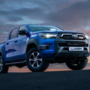 Lumen Toyota Hilux Invincible X Grillkit (Lumen Helios Performance CS20)