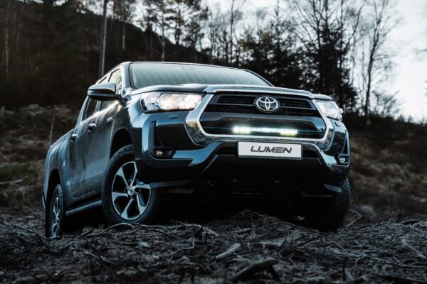 Lumen Toyota Hilux SR 2021+ grillkit (Lumen Helios Performance CS20) - Bild 3