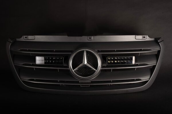 Lumen Mercedes Sprinter 2024+ grillkit (Lumen Helios SQ16 x 2) - Bild 3