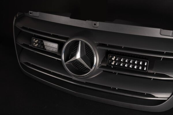 Lumen Mercedes Sprinter 2024+ grillkit (Lumen Helios SQ16 x 2)