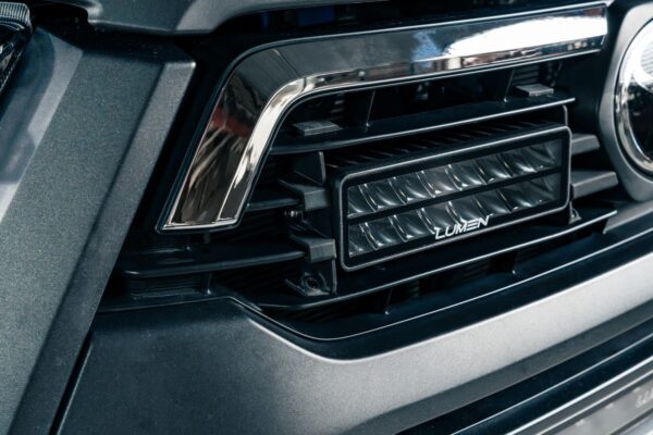 Lumen Toyota Hilux SR+ Invincible X grillkit (Lumen Helios SQ16 x 2) - Bild 4