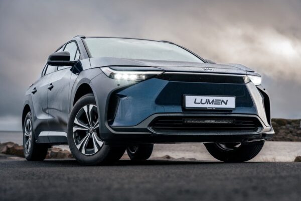 Lumen Toyota Bz4X 2024+ grillkit (Lumen Helios Performance CS20)