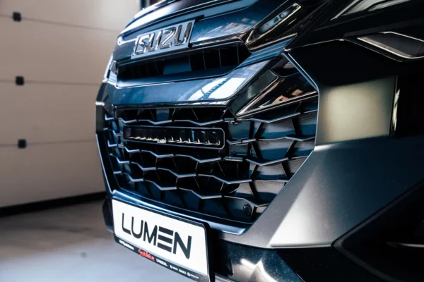 Lumen grillkit Isuzu D-max 2023+ (Lumen Helios Performance CS20 LED bar) - Bild 4
