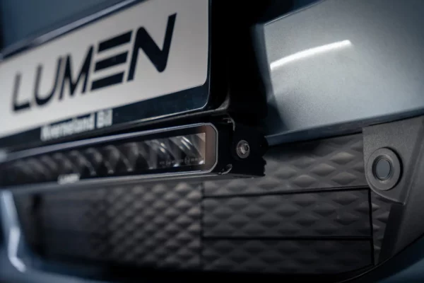 Lumen grillkit Ford Mustang (Lumen Helios Performance CS20 LED bar) - Bild 2