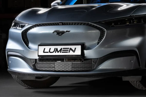 Lumen grillkit Ford Mustang (Lumen Helios Performance CS20 LED bar)
