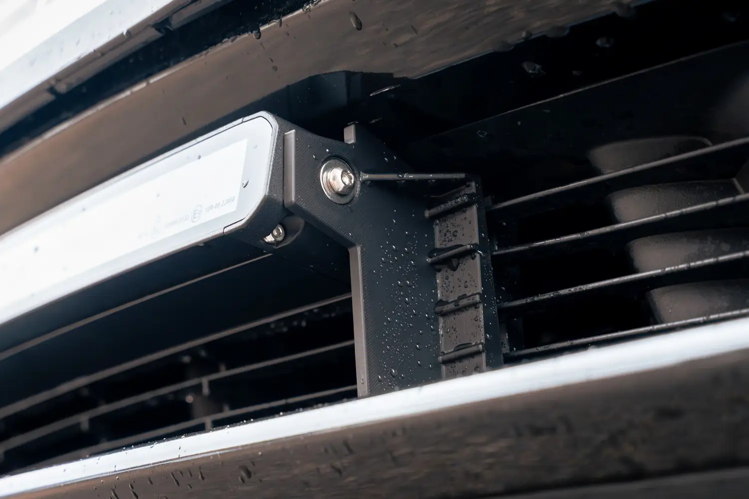 Lumen grillkit Tesla Model Y 2021-2023 (Lumen Performance CS20) - Bild 5