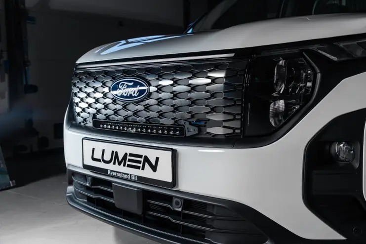 Lumen grillkit Ford E-Transit Courier 2024+ (Lumen Helios CS20 Slim Performance)